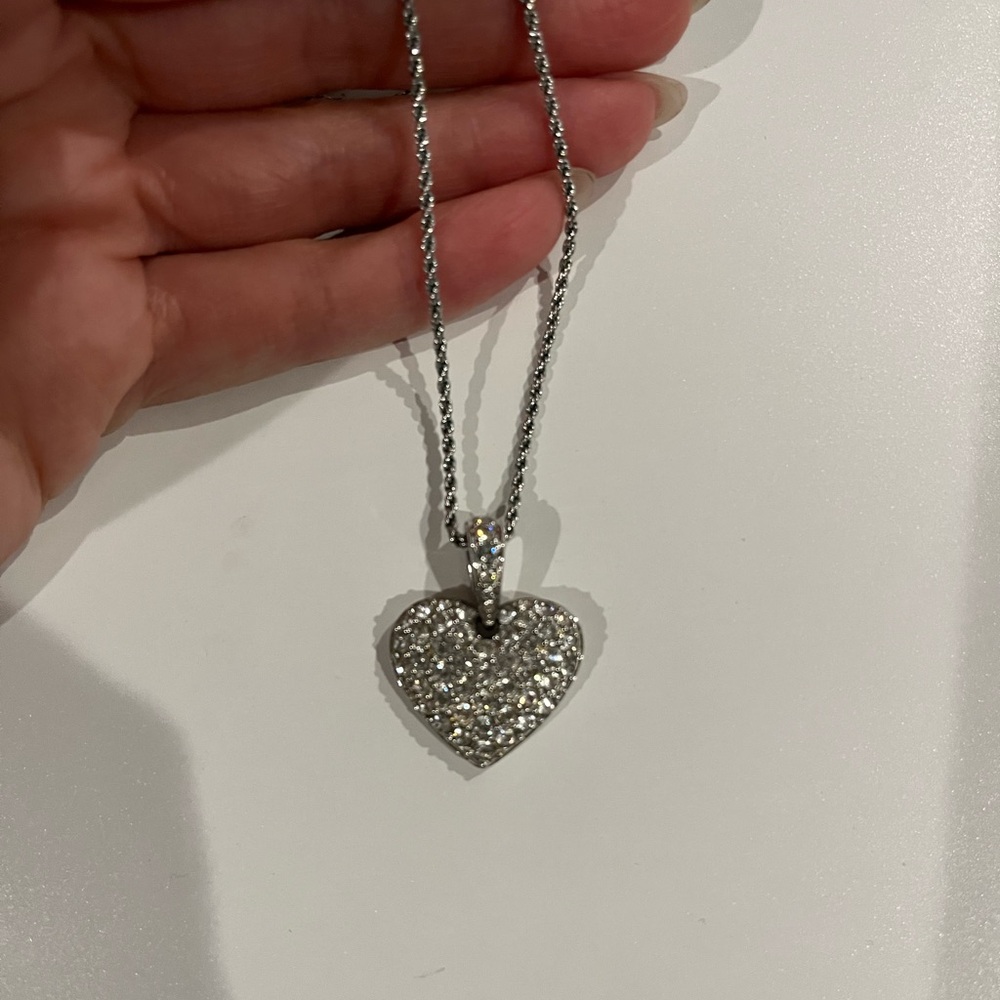 ~~~~SWAROVSKI crystal heart pendant with necklace~~~